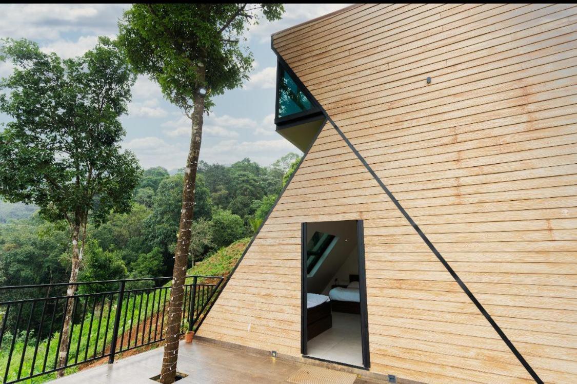 Bed and Breakfast Misty Hideout Kakkadampoyil Экстерьер фото